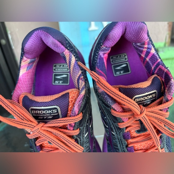 🧡Brooks Women's Purple and Pink Athletic Shoes🧡 - Picture 5 of 12